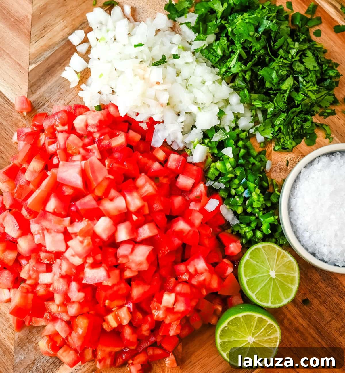 Pico de Gallo 5 How to make homemade pico de gallo with only 6 ingredients -- tomatoes, onion, cilantro, jalapeno, lime juice, and salt.