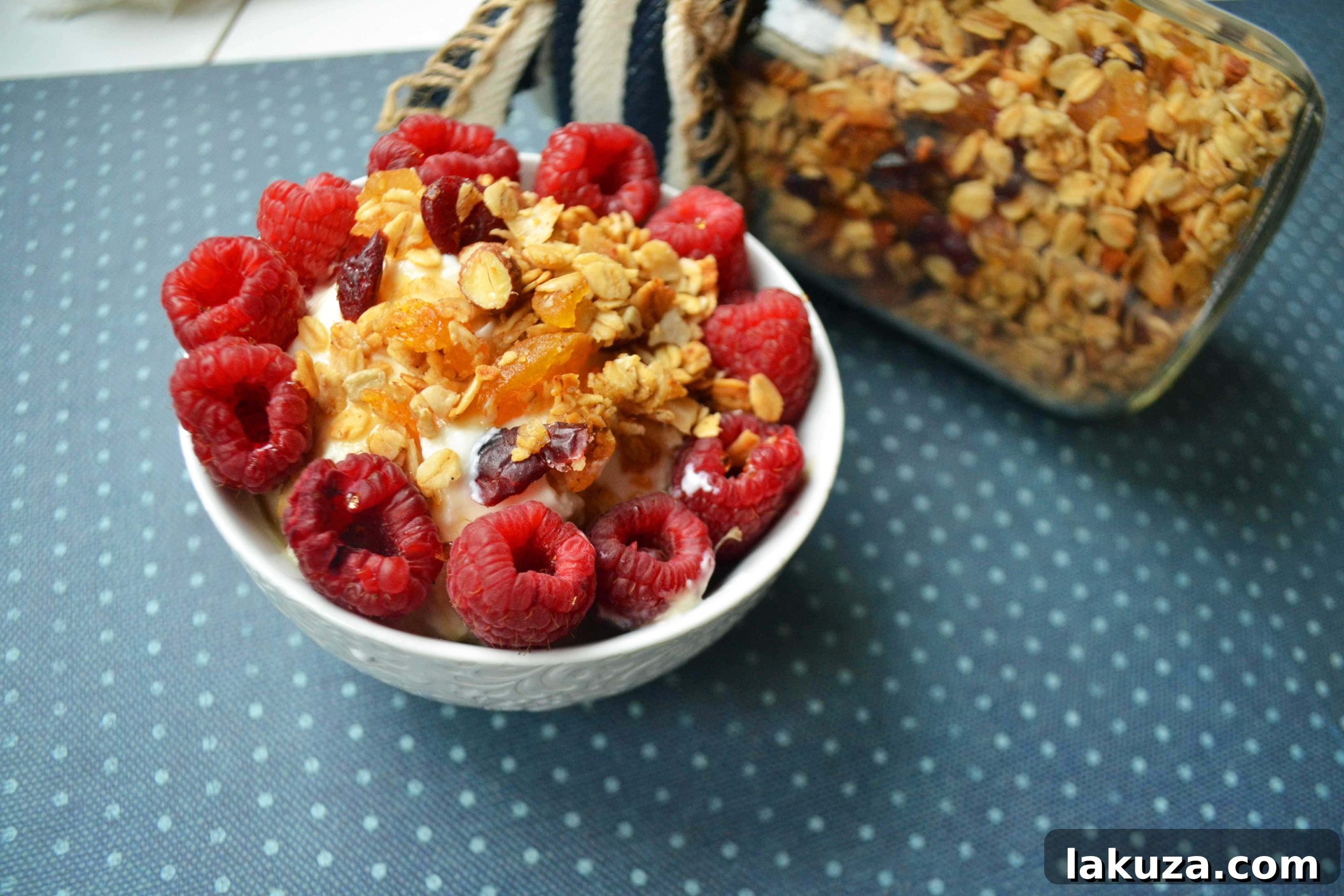 Earth Bloom Granola 4 Nature Chick Granola - Perfect as a healthy breakfast topping