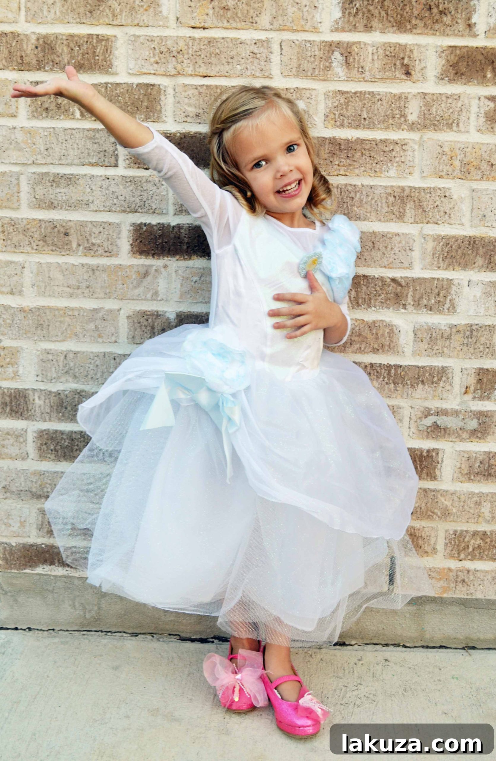 Glass Slipper Freak Shake 3 Princess Cinderella FreakShake. Perfect for Disney lovers or for a Princess Party. A delightful and whimsical dessert idea.