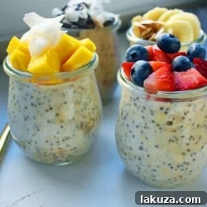 5 Ways to make Overnight Oats. How to make easy perfect overnight oats topped with berries, chocolate, bananas, coconut, and nuts. Naturally sweetened and protein filled breakfast. www.modernhoney.com