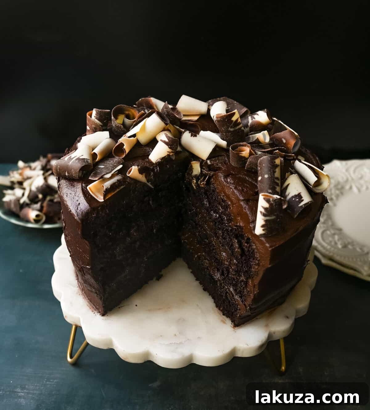 Head Over Heels Chocolate Cake 11 Love at First Sight Chocolate Cake. The BEST Chocolate Cake Recipe in the world. This moist, rich chocolate cake with chocolate frosting is one of the most popular cake recipes. This 5-Star Rated Chocolate Cake Recipe is the best homemade chocolate cake. Everyone will ask for this Chocolate Birthday Cake for every single birthday celebration!
