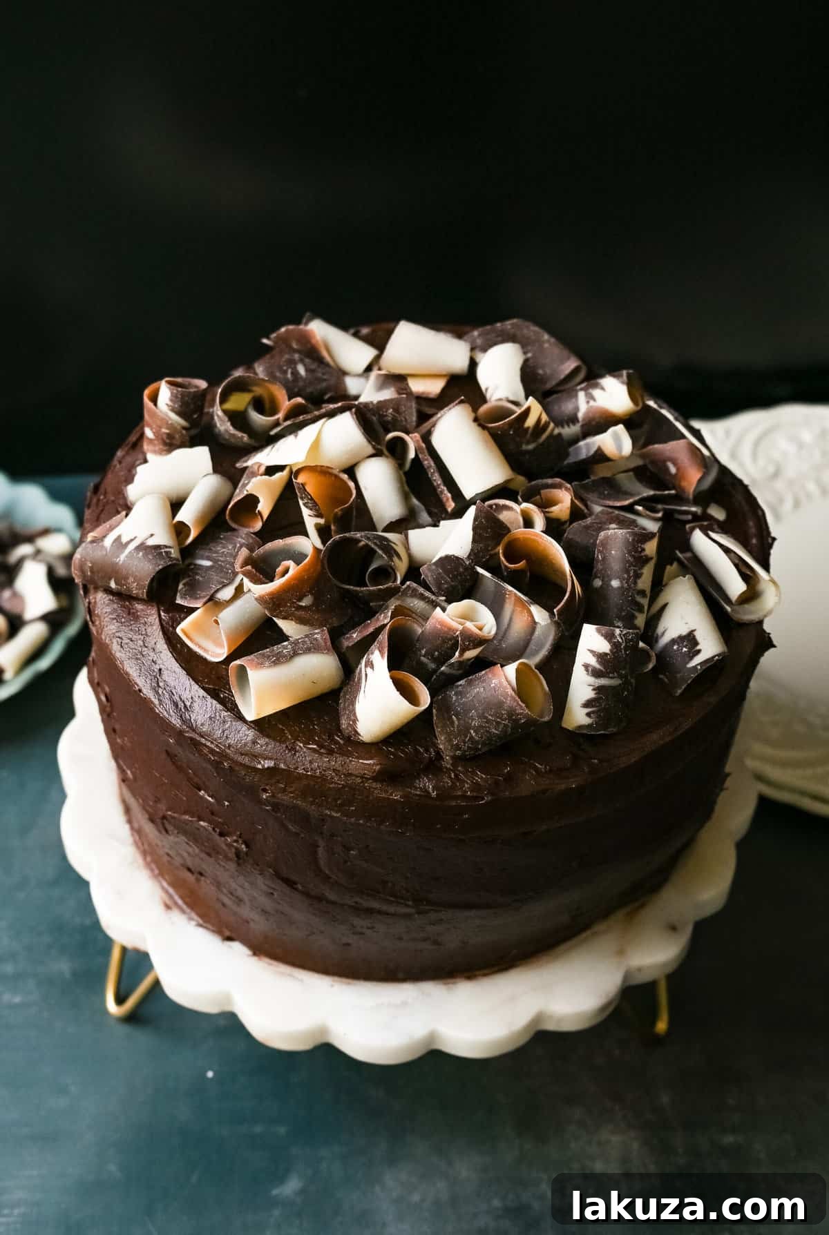 Head Over Heels Chocolate Cake 5 Love at First Sight Chocolate Cake. The BEST Chocolate Cake Recipe in the world. This moist, rich chocolate cake with chocolate frosting is one of the most popular cake recipes. This 5-Star Rated Chocolate Cake Recipe is the best homemade chocolate cake. Everyone will ask for this Chocolate Birthday Cake for every single birthday celebration!