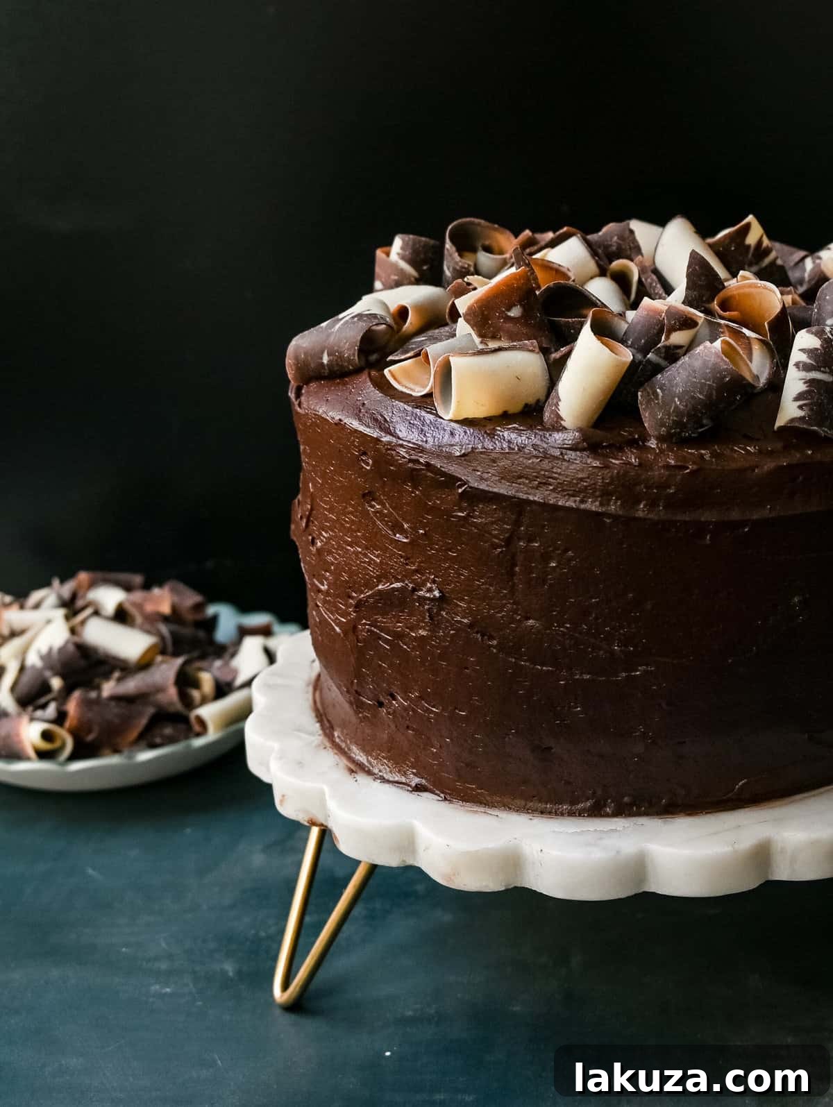 Head Over Heels Chocolate Cake 6 Love at First Sight Chocolate Cake. The BEST Chocolate Cake Recipe in the world. This moist, rich chocolate cake with chocolate frosting is one of the most popular cake recipes. This 5-Star Rated Chocolate Cake Recipe is the best homemade chocolate cake. Everyone will ask for this Chocolate Birthday Cake for every single birthday celebration!