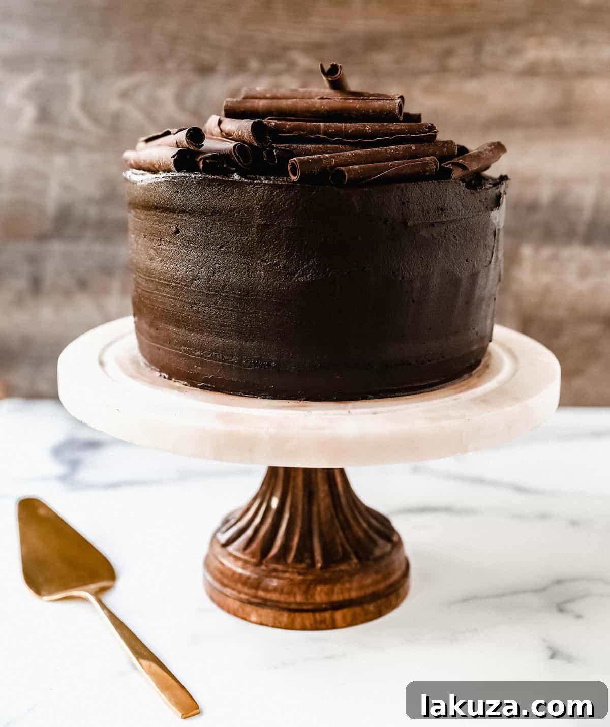 Head Over Heels Chocolate Cake 8 The Best Chocolate Cake Recipe. How to make the best homemade chocolate cake recipe. This Chocolate Birthday Cake with Chocolate Frosting is the only chocolate cake recipe you need! This is a moist chocolate cake with chocolate buttercream. How to make dark chocolate cake.