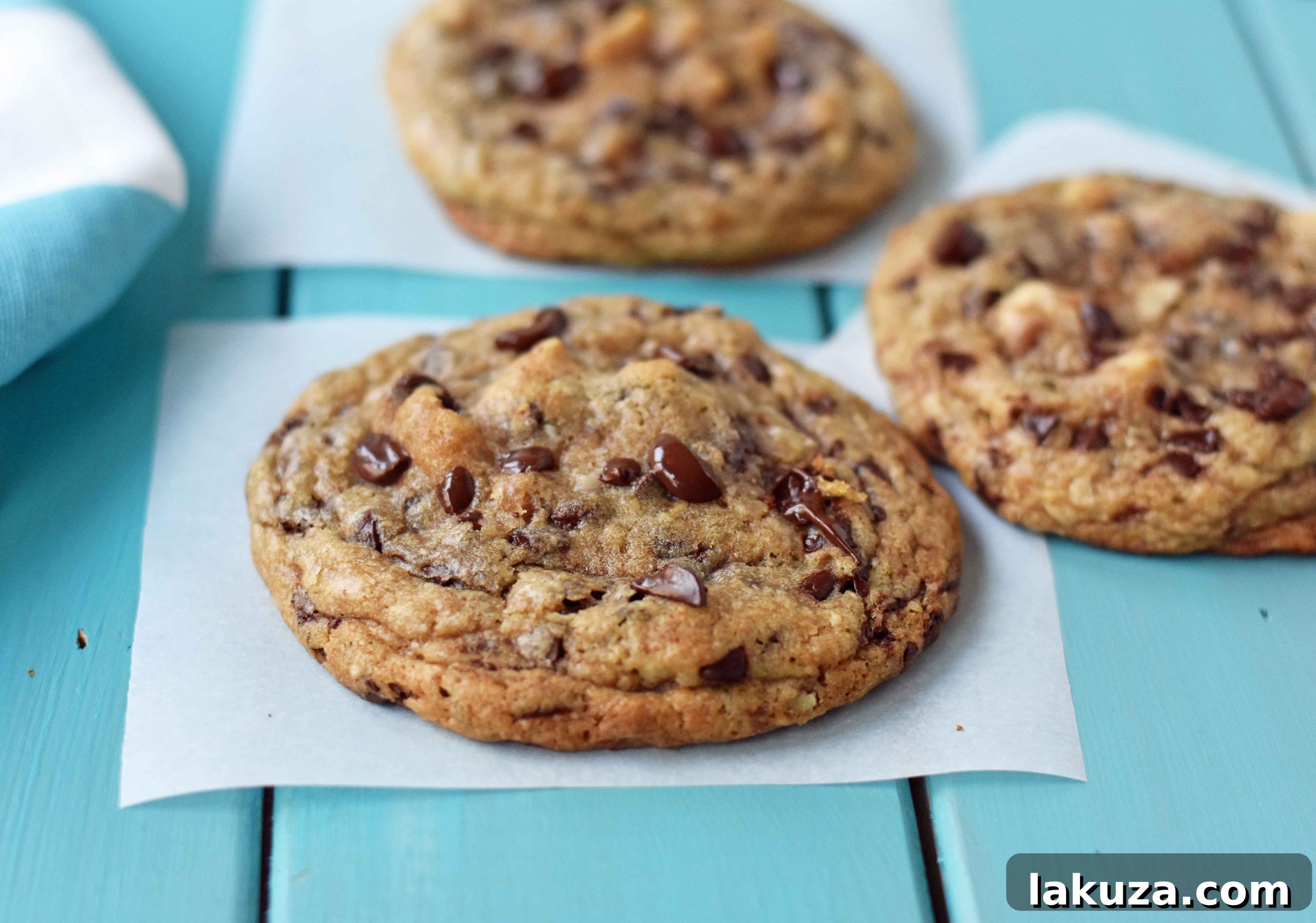 Master the chilling process for Copycat Doubletree Hotel Chocolate Chip Cookies. This crucial step enhances flavor and texture for the best results.