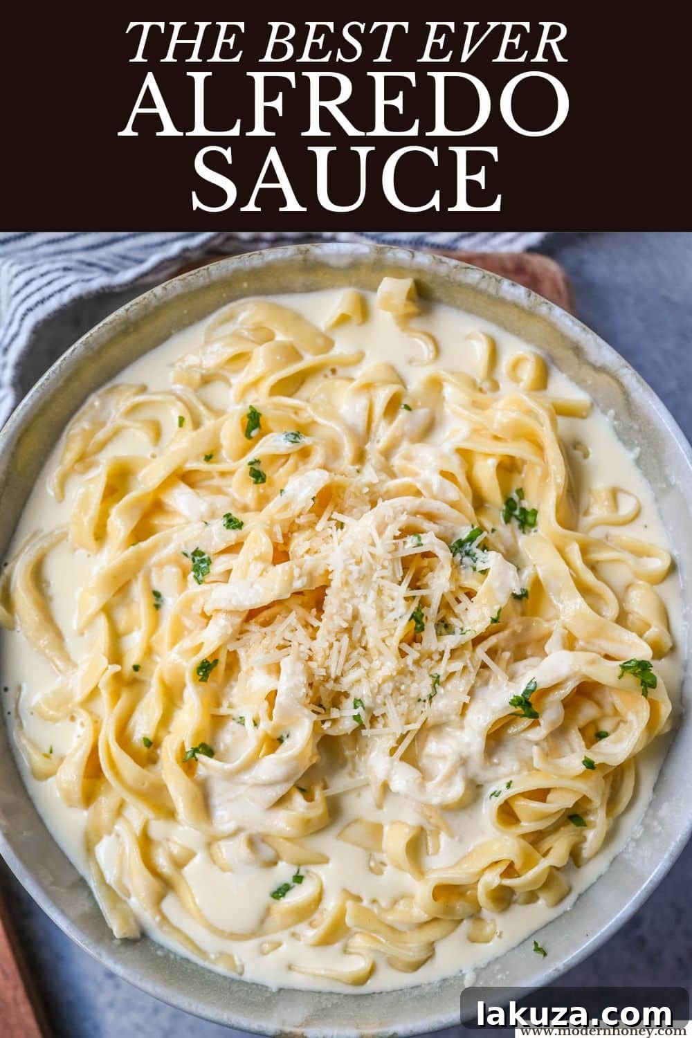 The Ultimate Creamy Alfredo Sauce 7 This is the best Alfredo sauce recipe that's rich, creamy, and made completely from scratch with butter, heavy cream, garlic, and freshly grated parmesan. This classic homemade Alfredo sauce comes together in under 20 minutes and is way better than anything in a jar.