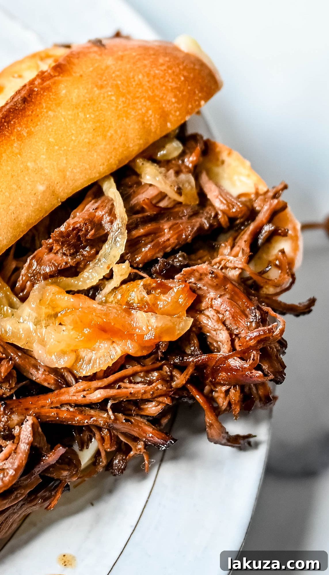 Effortless Slow Cooker French Dip Sandwiches 4 This easy slow cooker French dip sandwich recipe features tender beef, savory au jus, caramelized onions, and melted provolone cheese. Finished with a creamy horseradish aioli, it’s a restaurant-quality sandwich made right at home.