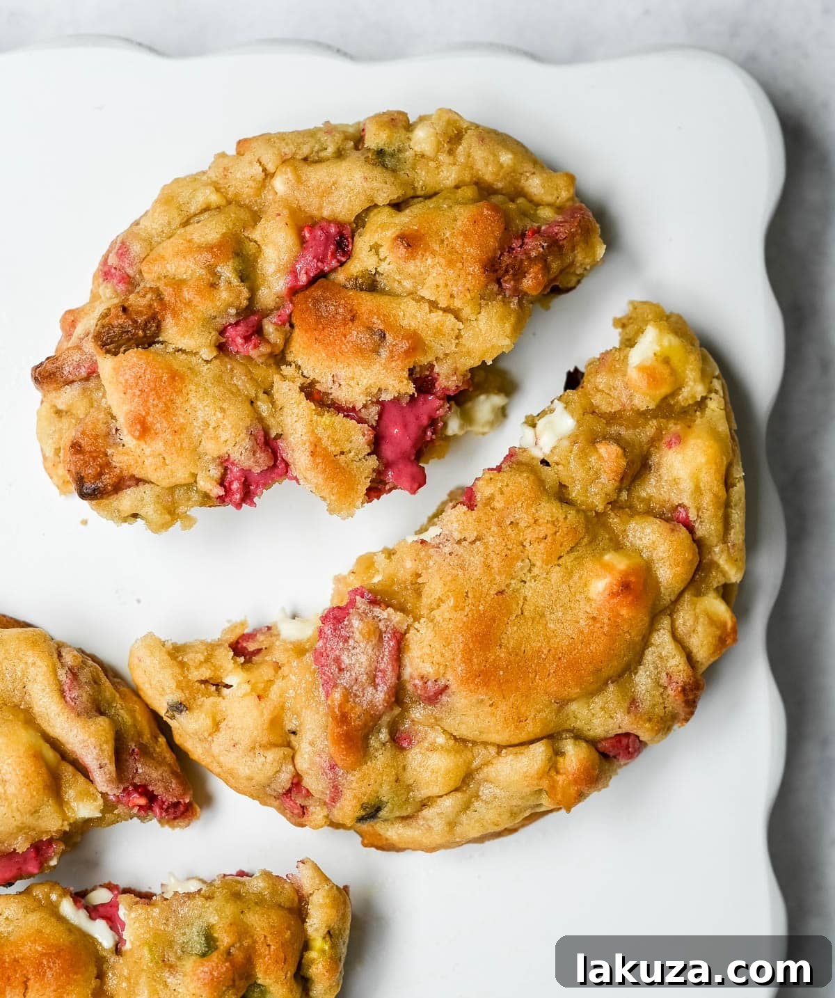 Raspberry Pistachio cookie closeup