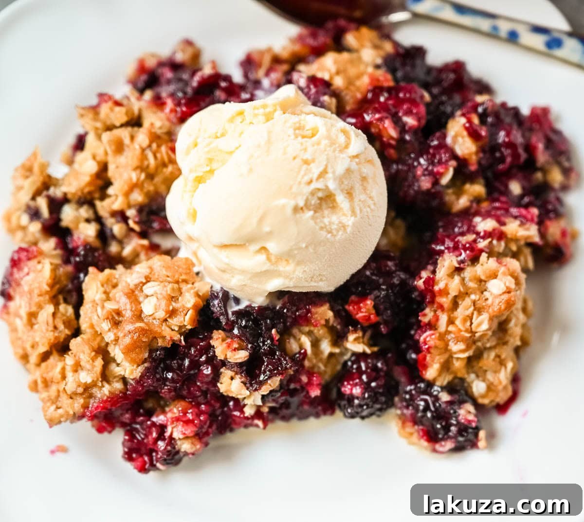Classic Blackberry Crisp Recipe with Oat Streusel 4 Easy Blackberry Crisp made with juicy blackberries and a buttery brown sugar oat topping.