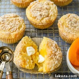 Peach Cobbler Muffins
